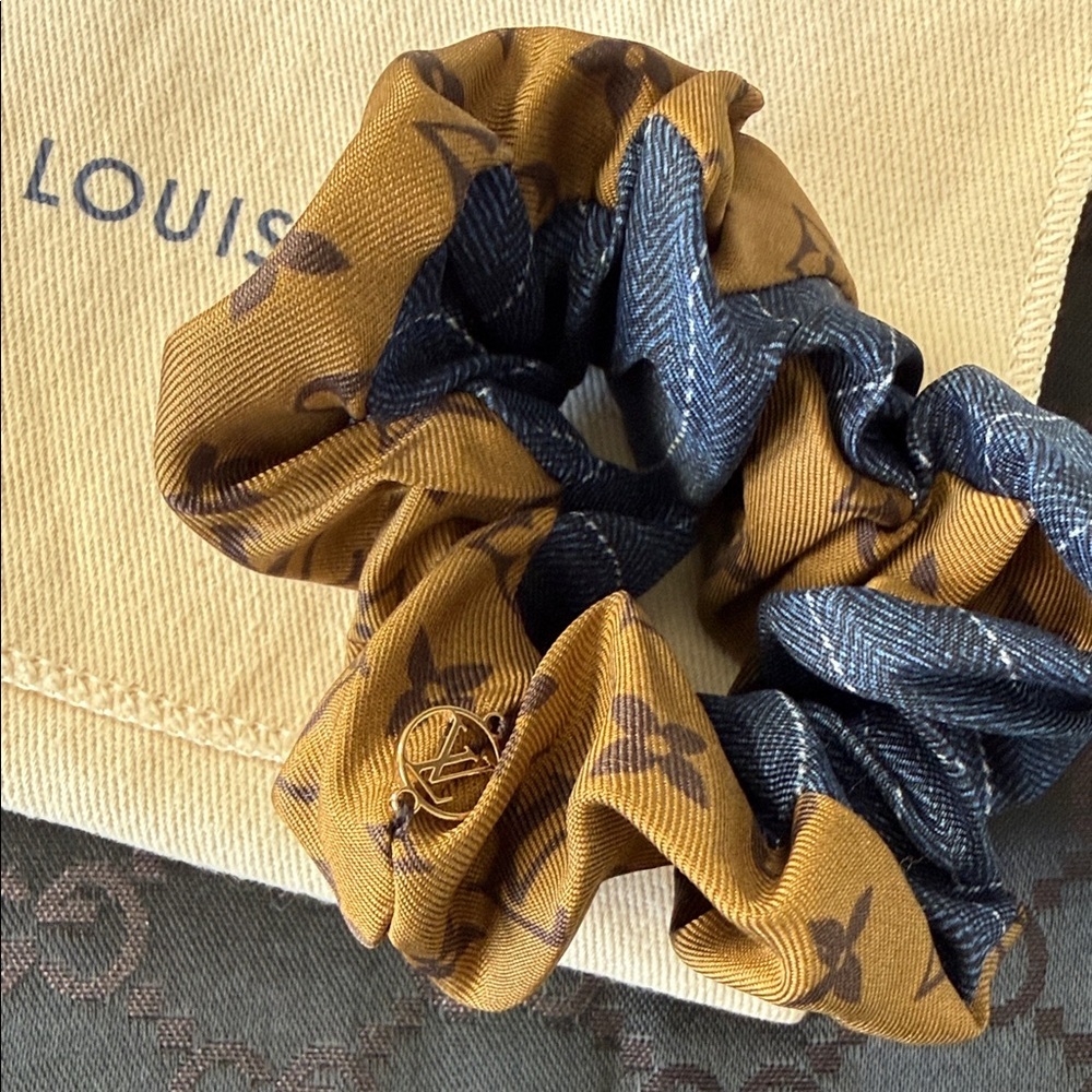 💋Louis Vuitton Brown and Blue Monogram Scrunchie - Picture 1 of 1